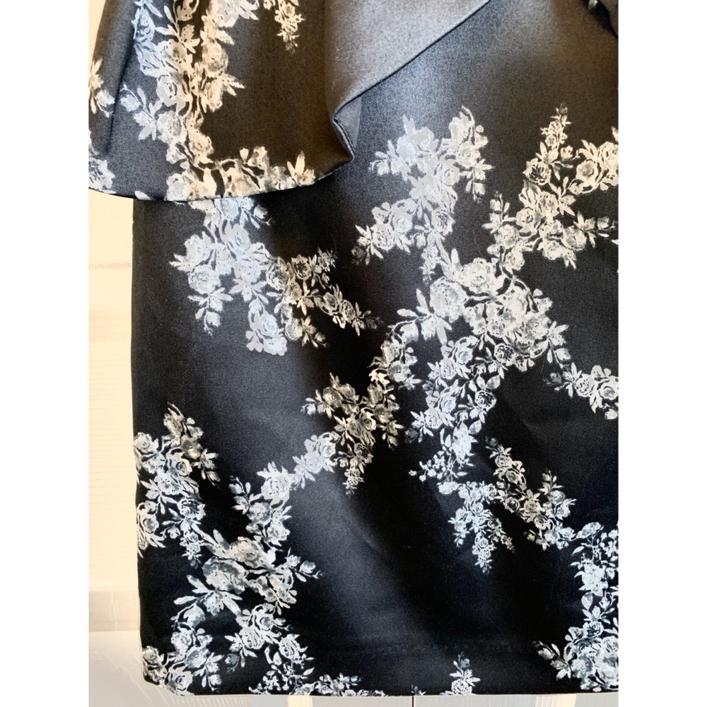 Floral Black and White Peplum Dress - Picture 4 of 5